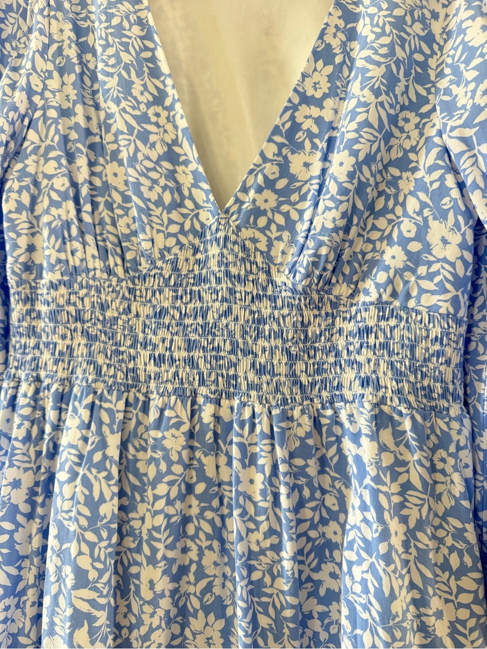 Gianni Bini Light Blue and White Floral Long Sleeve Dress - Picture 4 of 5